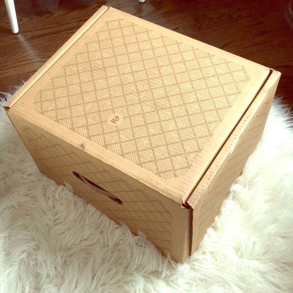 CHANGE OF SEASON MYSTERY BOX! AG JEAN'S INCLUDED!